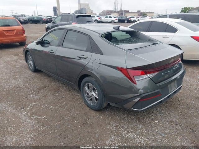 2024 HYUNDAI ELANTRA SE 3