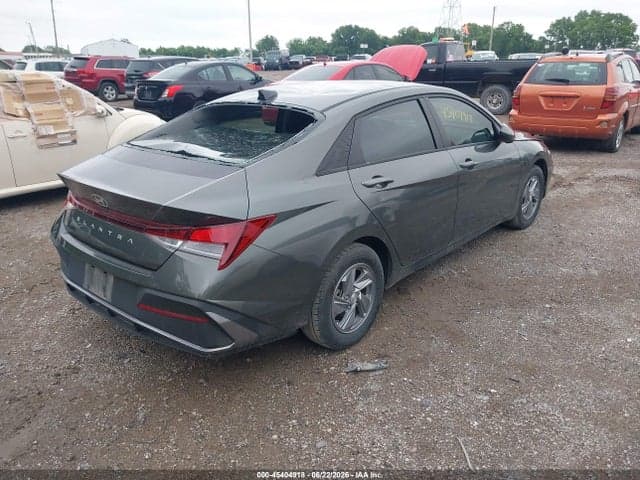 2024 HYUNDAI ELANTRA SE 4