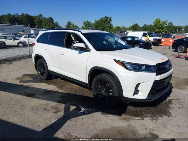 2019 TOYOTA HIGHLANDER SE 1
