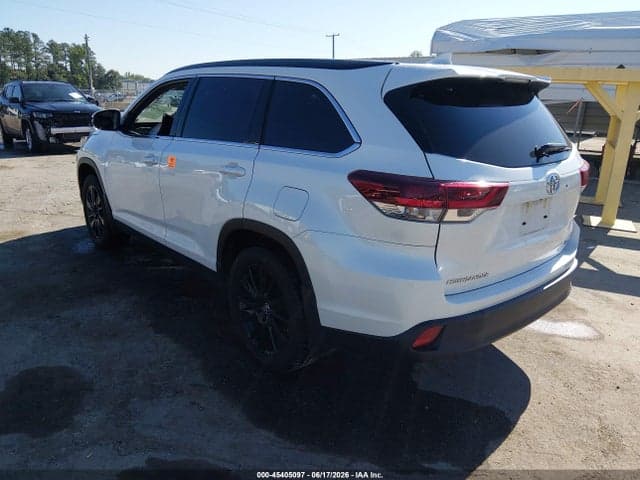 2019 TOYOTA HIGHLANDER SE 3