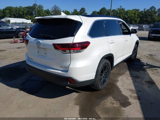 2019 TOYOTA HIGHLANDER SE 4