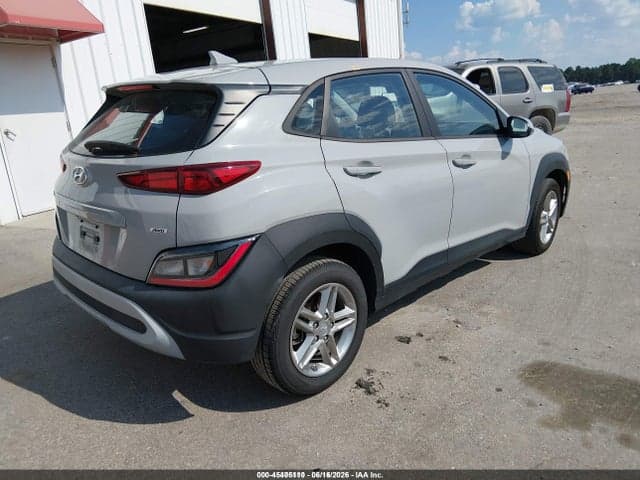 2023 HYUNDAI KONA SE 4