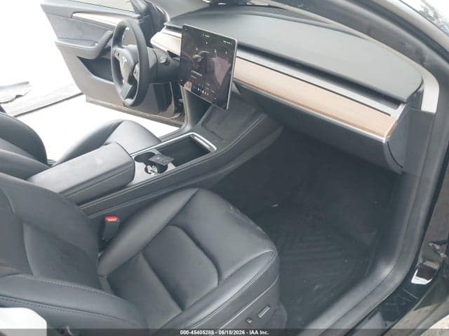 2024 TESLA MODEL Y 6
