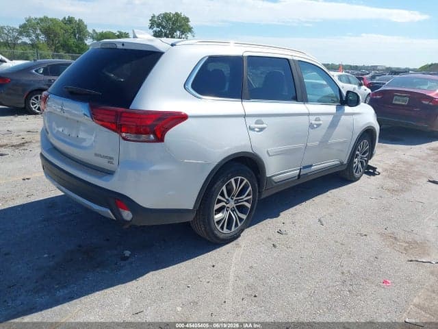2017 MITSUBISHI OUTLANDER SE/SEL 4
