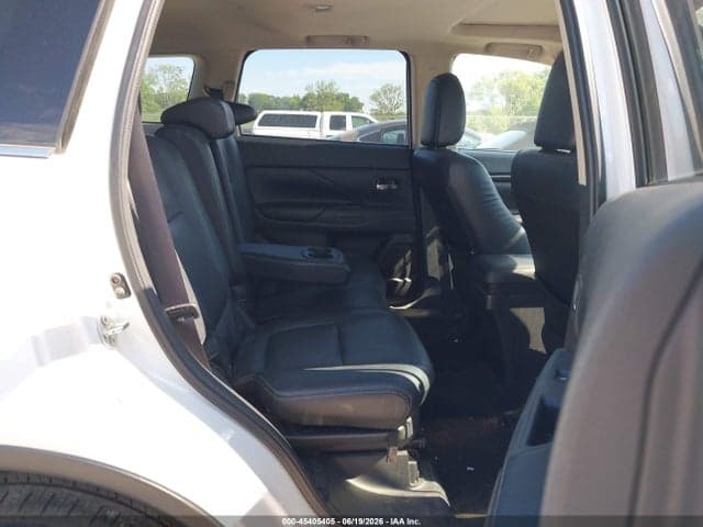 2017 MITSUBISHI OUTLANDER SE/SEL 8