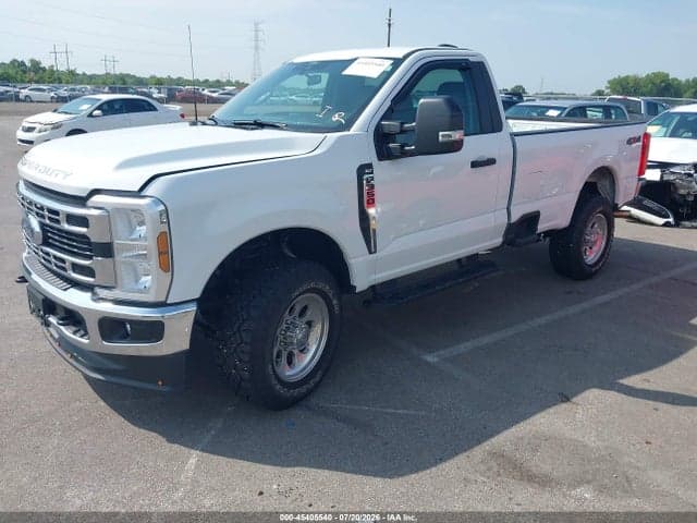 2025 FORD F-350 XLT 2