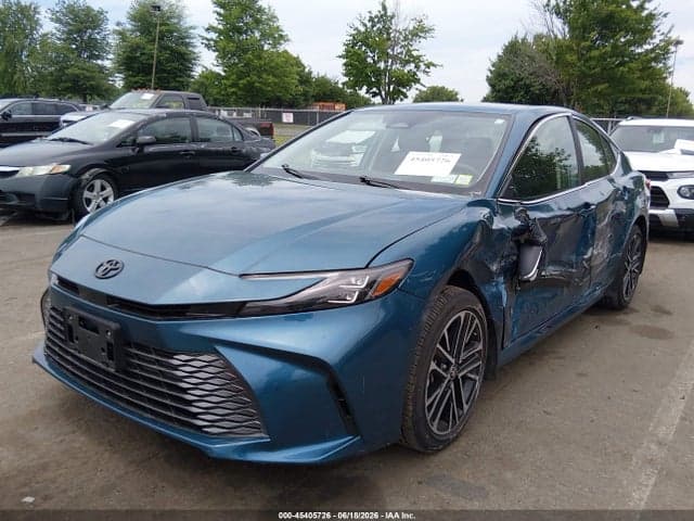 2025 TOYOTA CAMRY XLE 2