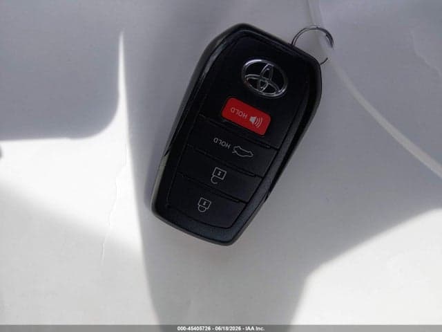 2025 TOYOTA CAMRY XLE 11