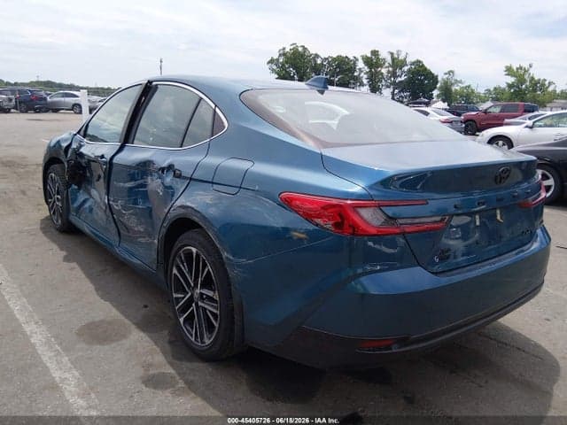 2025 TOYOTA CAMRY XLE 3