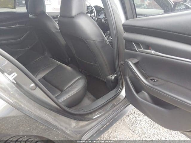 2021 MAZDA MAZDA3 SELECT 8