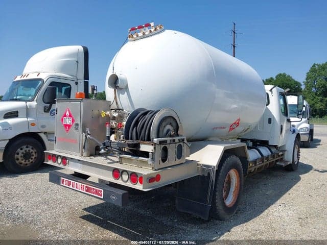 2017 FREIGHTLINER S2G 4