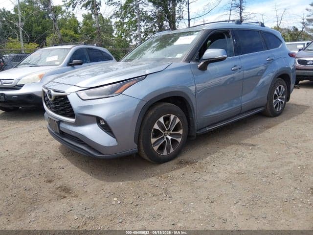 2021 TOYOTA HIGHLANDER XLE 2