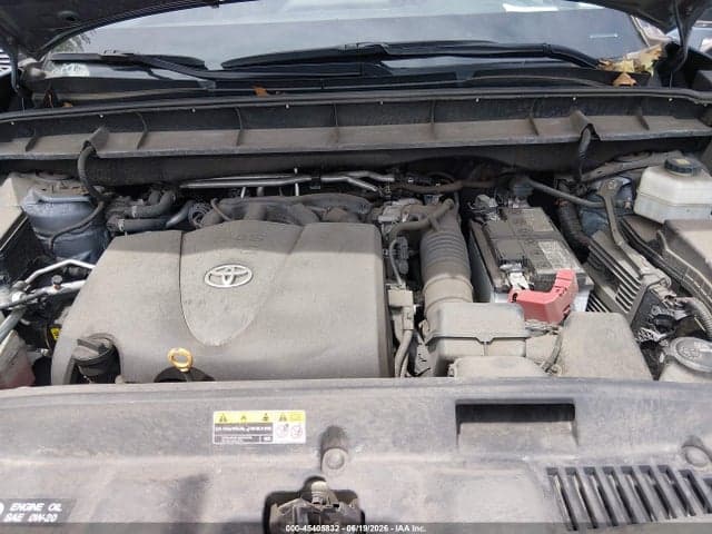 2021 TOYOTA HIGHLANDER XLE 10