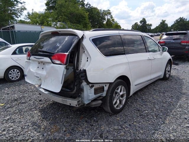 2017 CHRYSLER PACIFICA TOURING-L 4