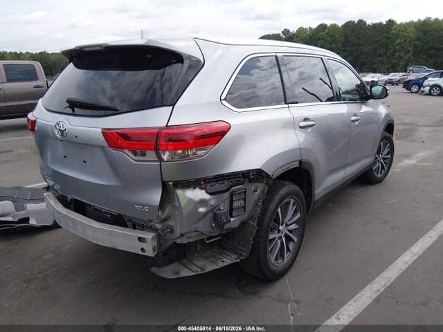 2019 TOYOTA HIGHLANDER XLE 4