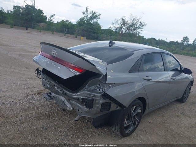 2025 HYUNDAI ELANTRA SEL SPORT 4