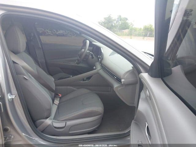 2025 HYUNDAI ELANTRA SEL SPORT 5