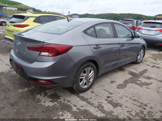 2019 HYUNDAI ELANTRA SEL 4
