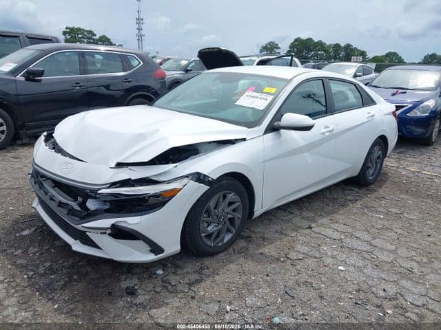 2024 HYUNDAI ELANTRA SEL 2