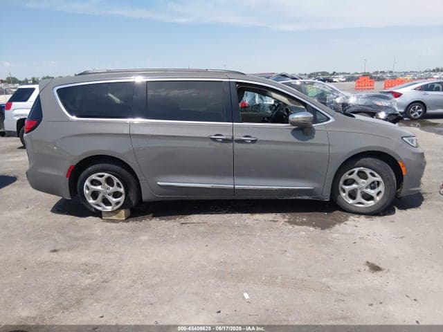 2022 CHRYSLER PACIFICA LIMITED 12