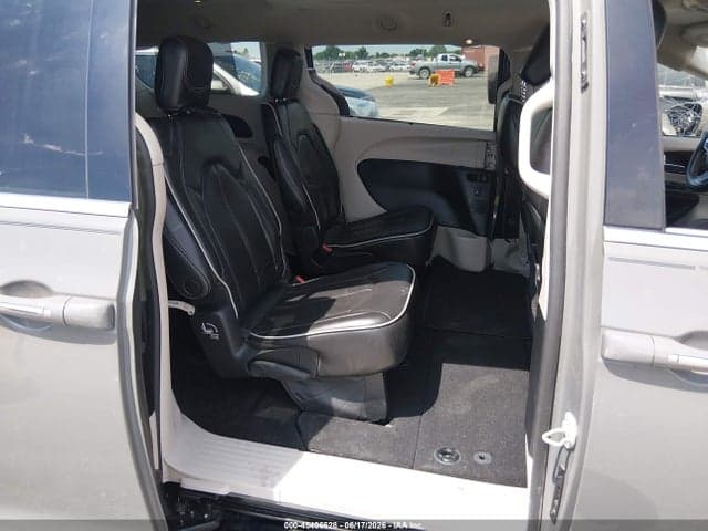 2022 CHRYSLER PACIFICA LIMITED 8