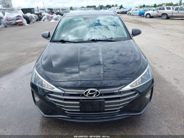 2020 HYUNDAI ELANTRA SE 11