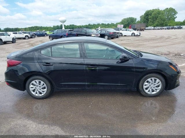 2020 HYUNDAI ELANTRA SE 12