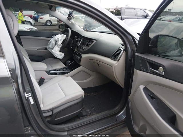 2018 HYUNDAI TUCSON SE 6