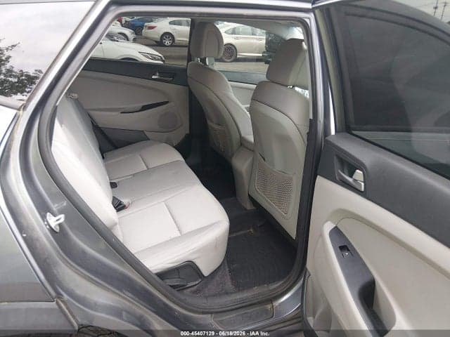 2018 HYUNDAI TUCSON SE 9