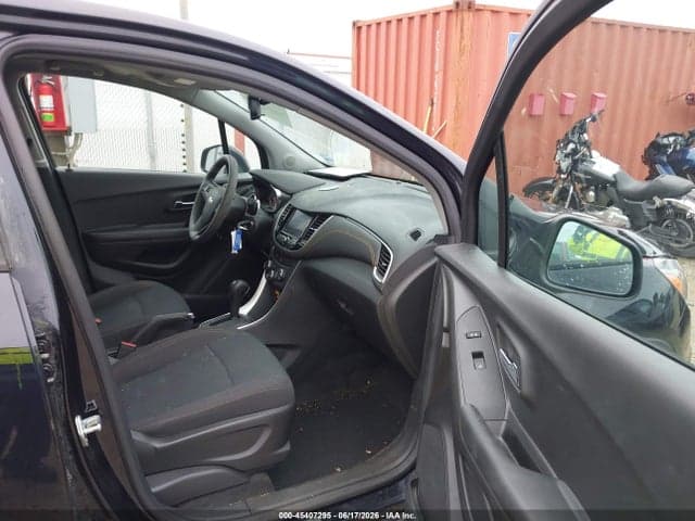 2022 CHEVROLET TRAX AWD LS 5