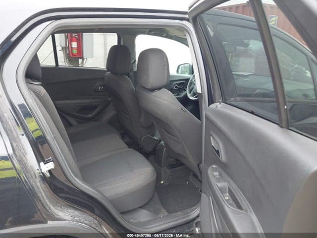 2022 CHEVROLET TRAX AWD LS 8
