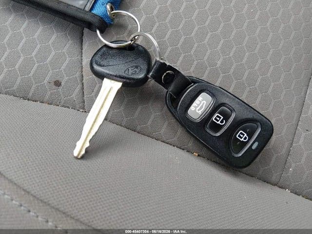 2020 HYUNDAI ELANTRA SE 11