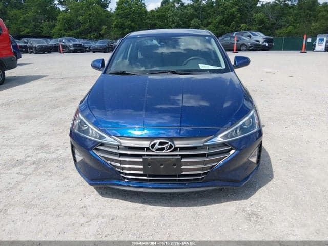 2020 HYUNDAI ELANTRA SE 12