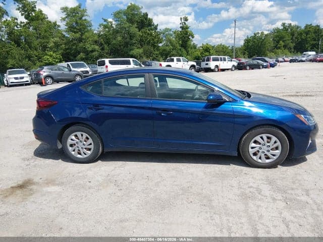 2020 HYUNDAI ELANTRA SE 13