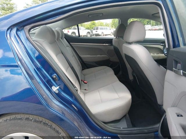 2020 HYUNDAI ELANTRA SE 8