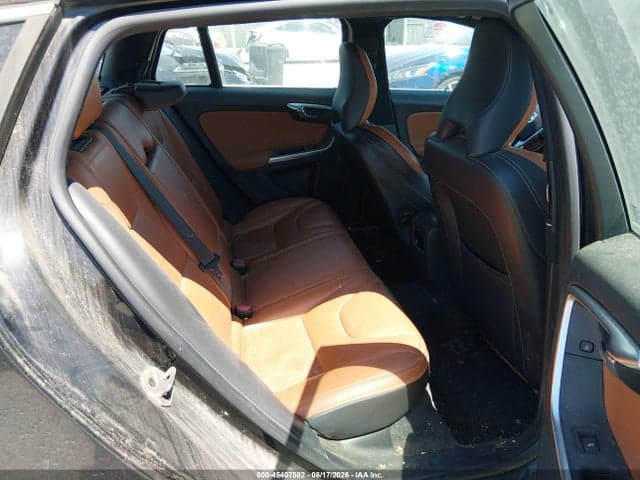 2015 VOLVO V60 T5 8