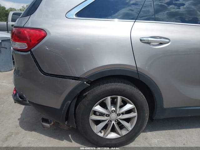 2017 KIA SORENTO 2.4L LX 19