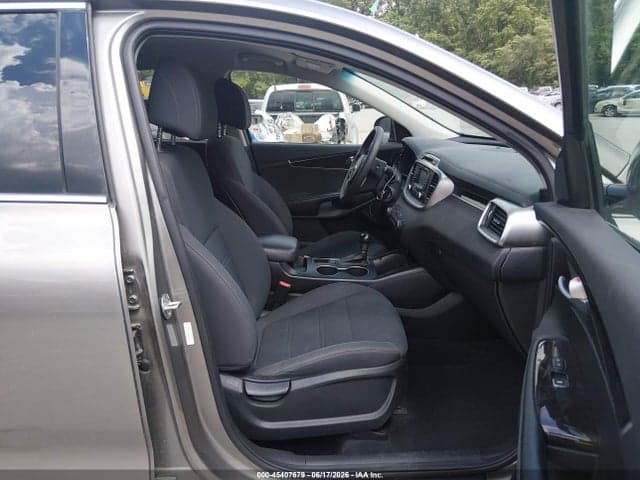 2017 KIA SORENTO 2.4L LX 5
