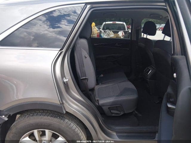 2017 KIA SORENTO 2.4L LX 8