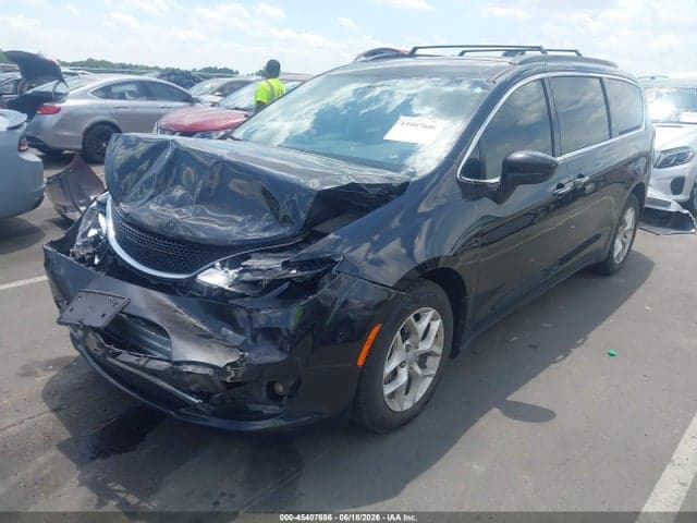 2020 CHRYSLER PACIFICA TOURING 2