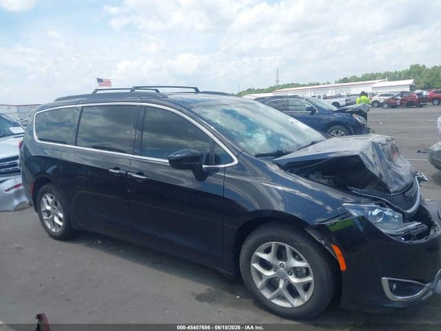 2020 CHRYSLER PACIFICA TOURING 13