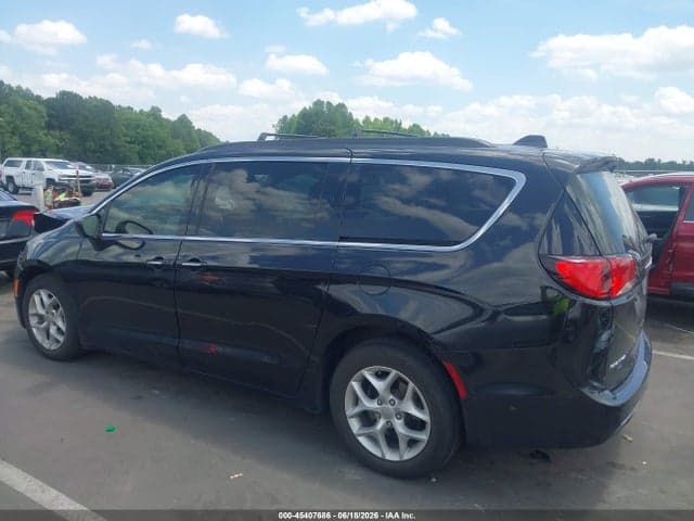 2020 CHRYSLER PACIFICA TOURING 14