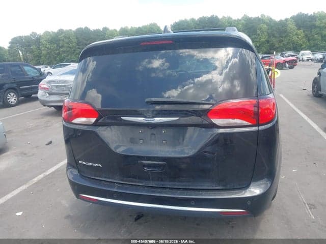 2020 CHRYSLER PACIFICA TOURING 16