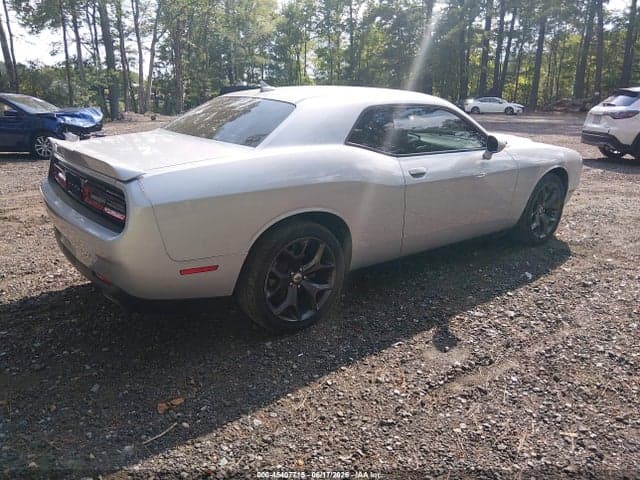 2019 DODGE CHALLENGER SXT 4