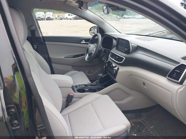 2020 HYUNDAI TUCSON SE 5
