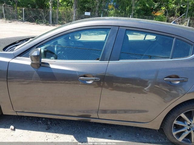 2018 MAZDA MAZDA3 TOURING 14