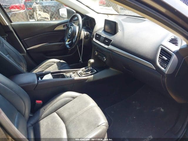 2018 MAZDA MAZDA3 TOURING 5