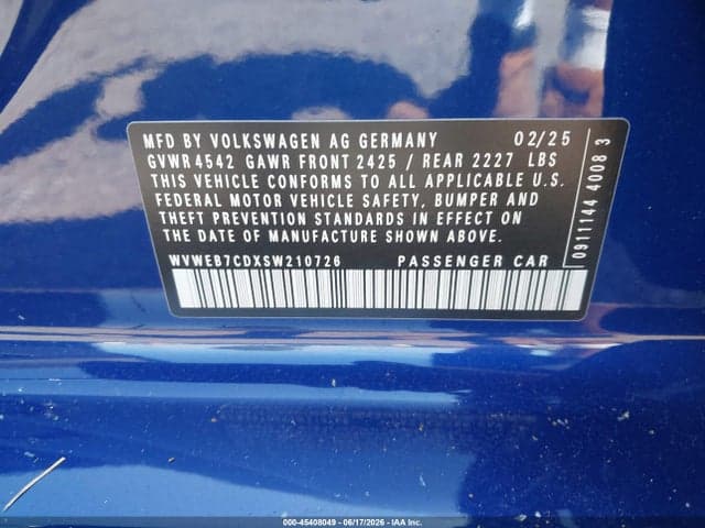 2025 VOLKSWAGEN GOLF R 2.0T 9