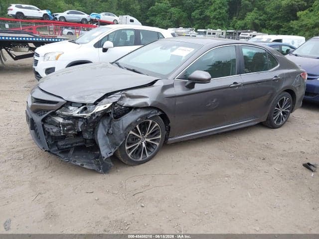 2019 TOYOTA CAMRY SE 2