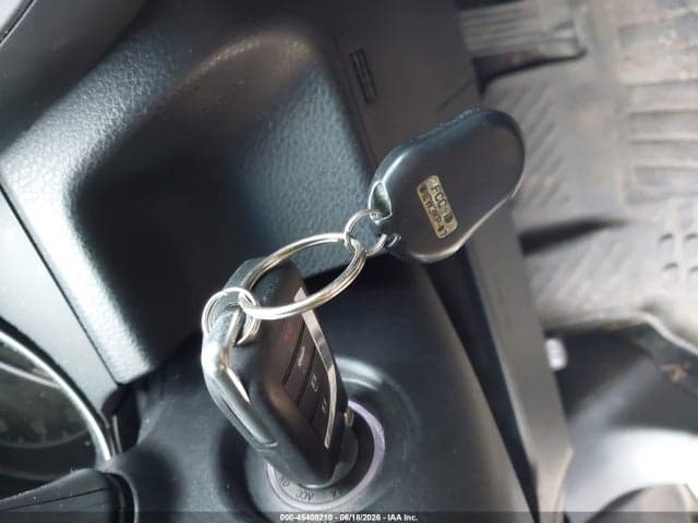 2019 TOYOTA CAMRY SE 11